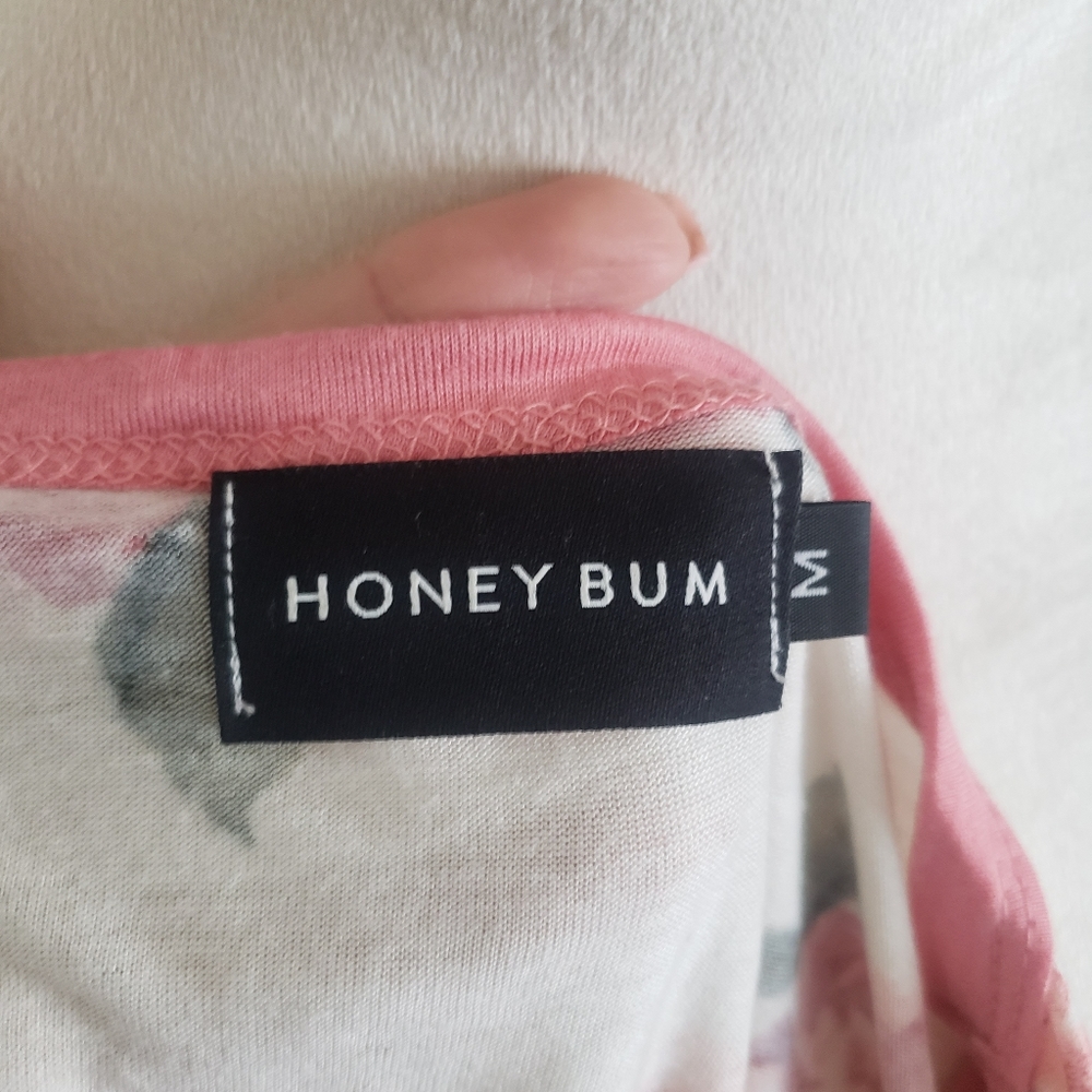 Bundle of 4 Cute Shirts - Picture 8 of 12